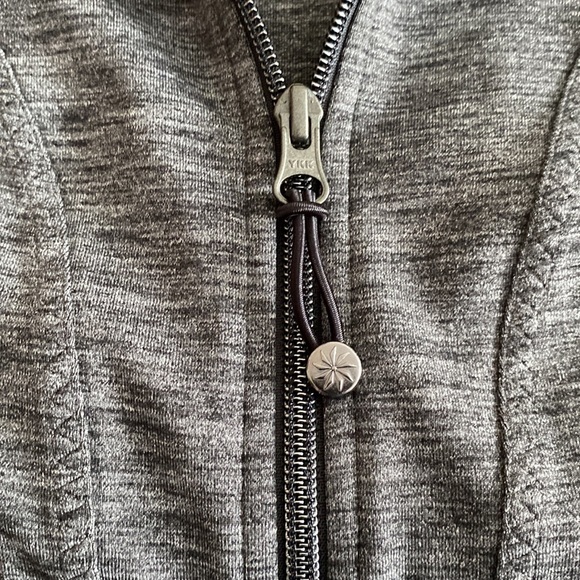 Athleta CYA Hope 2 activewear running jacket striated grey reflective Medium - Picture 6 of 16